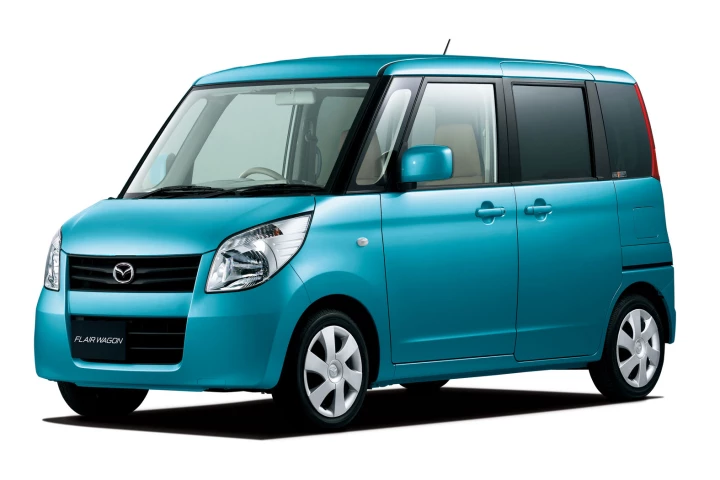 Mazda'snew Flairwagon provides plenty of headroom for up to four adults