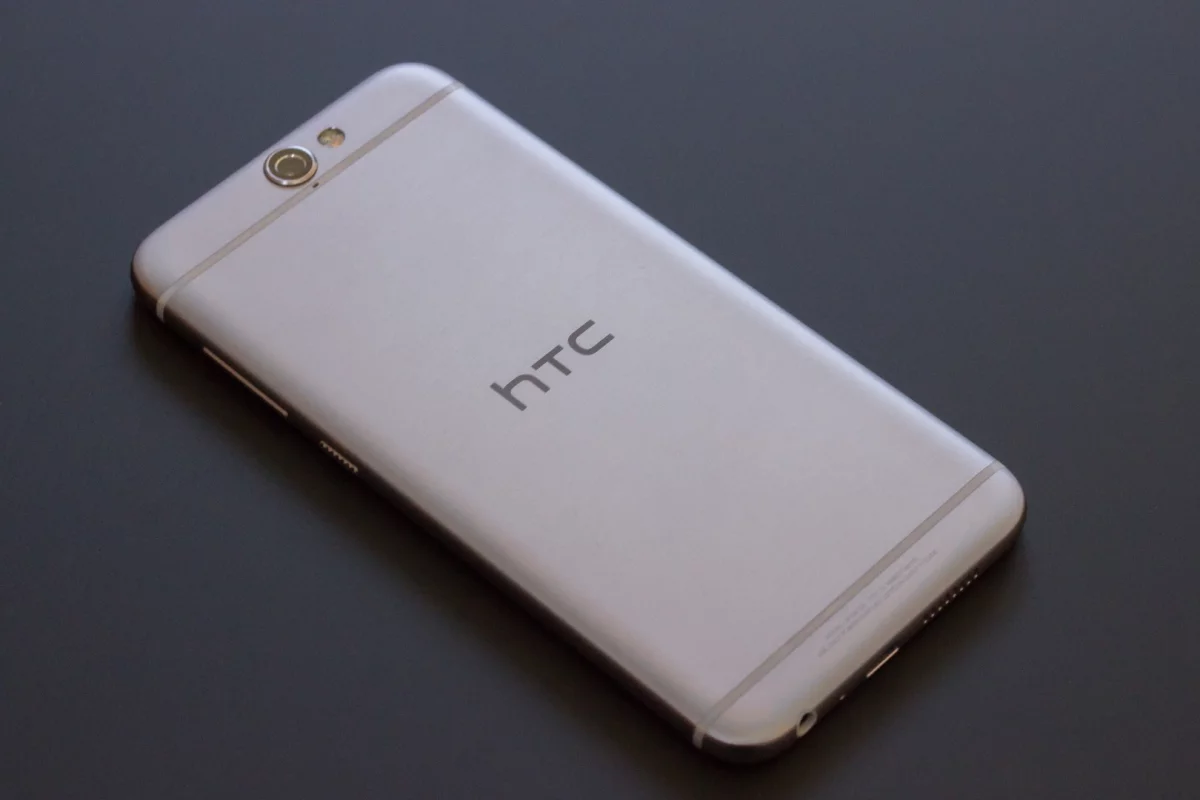 Gizmag reviews HTC's attempt to reboot the One lineup, the (strikingly familiar) One A9