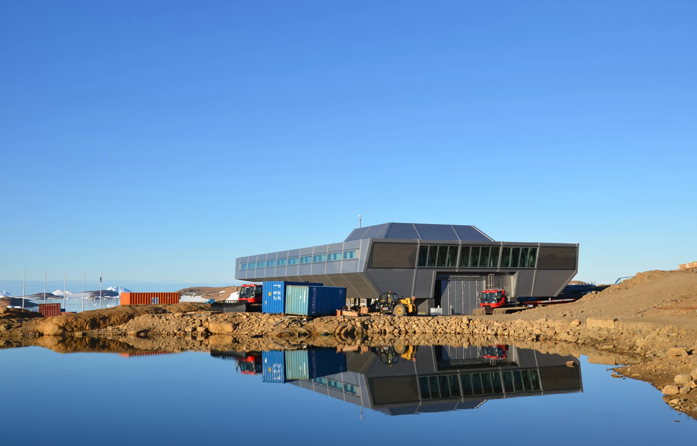 Bharathi is India's third permanent base in Antarctica (Photo: bof artchitekten)