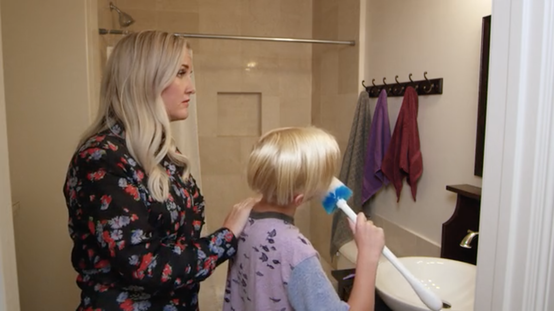 Lumi Selfsanitizing toilet brush blasts cleansing UV light on your