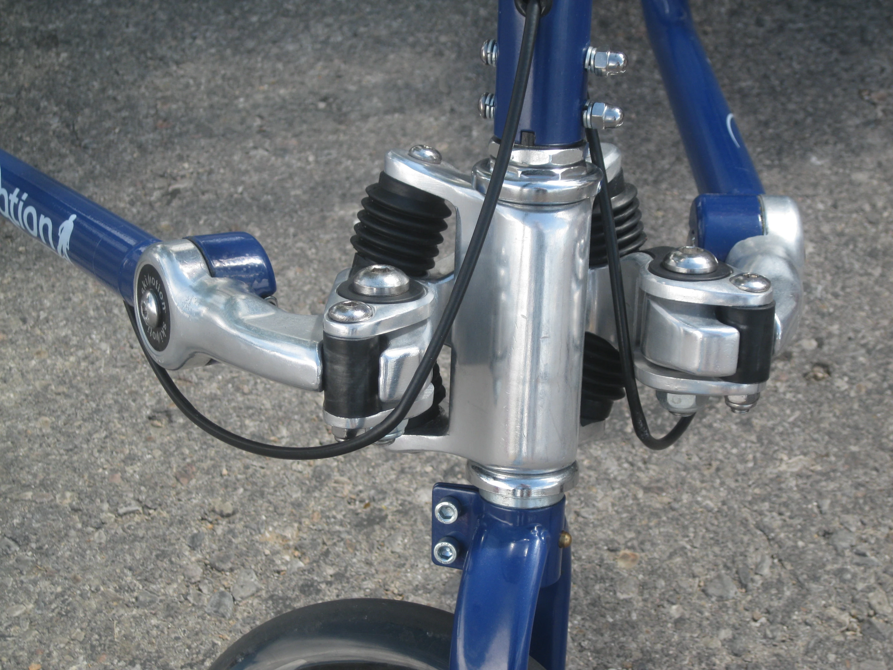 The four-way pivot hub helps in getting your upper body involved in carving