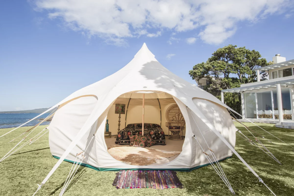 Australian company Lotus Belle has recently released a new edition glamping tent called the Outback Deluxe