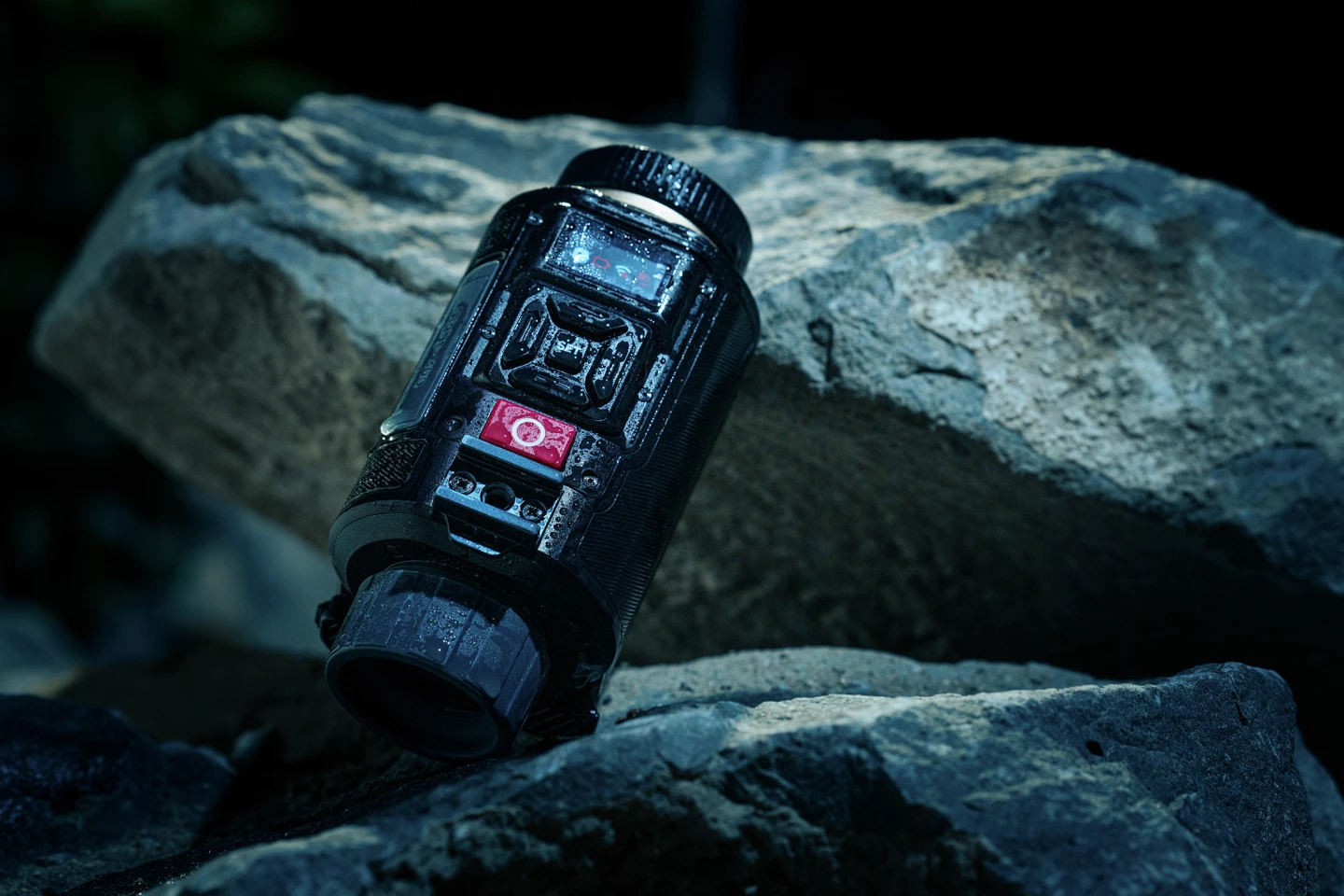 With an IP65 rating, you won't have to worry about the Akaso Sight-300 letting you down if you get caught out in a storm