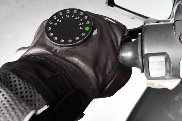 Turnpoint Smart Gloves show you where and when to turn