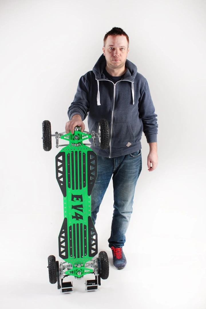 The Boardzilla is constructed from aircraft grade aluminum and is 117 cm long