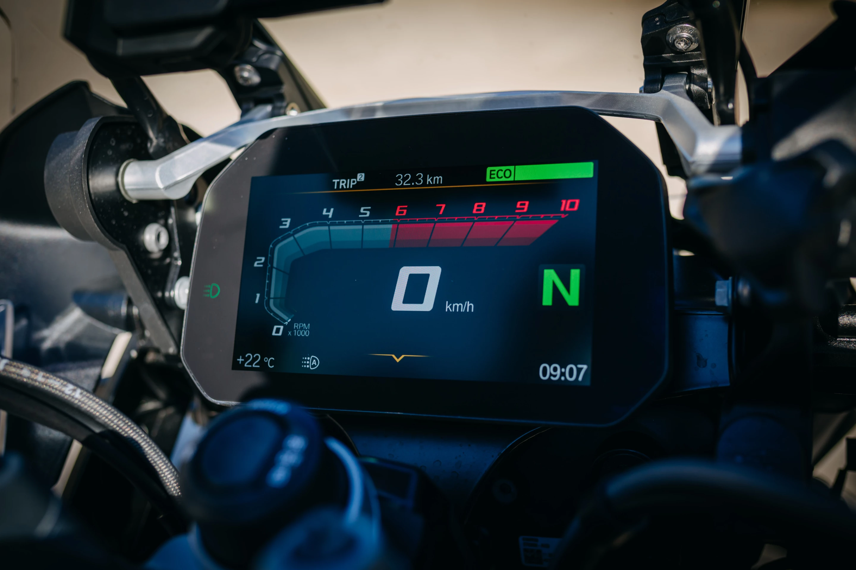 Full color dash now includes an "eco" mode that'll slap your wrist with graphics if you use too much gas