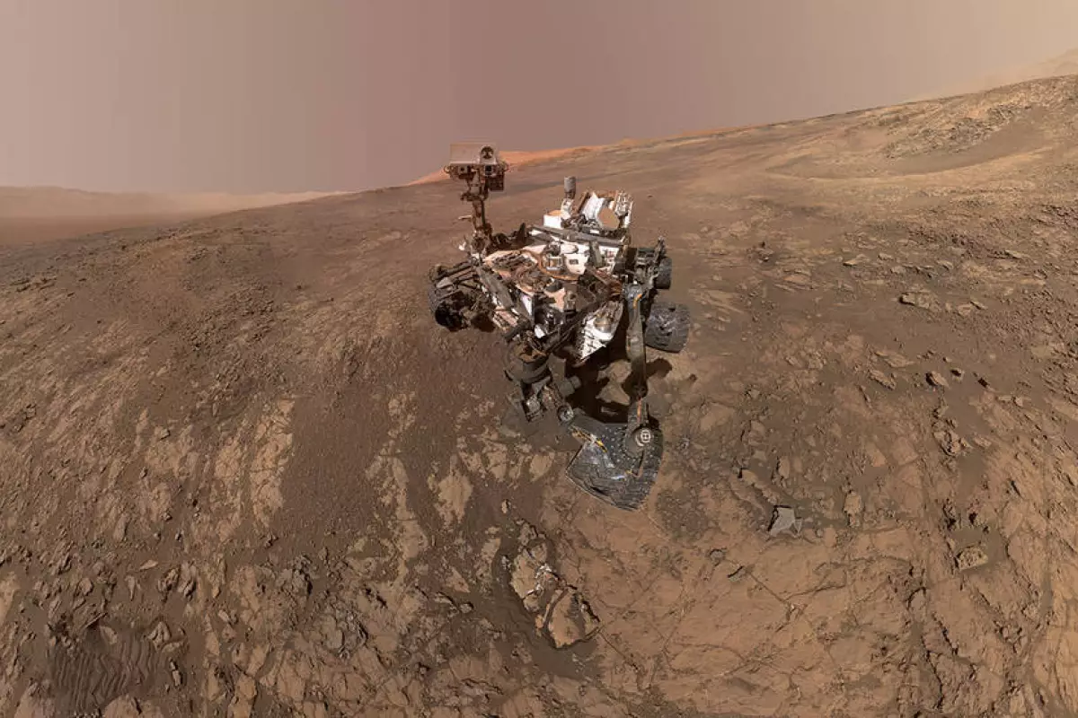 An earlier-taken self-portrait of NASA's Curiosity Mars rover shows the vehicle on Vera Rubin Ridge