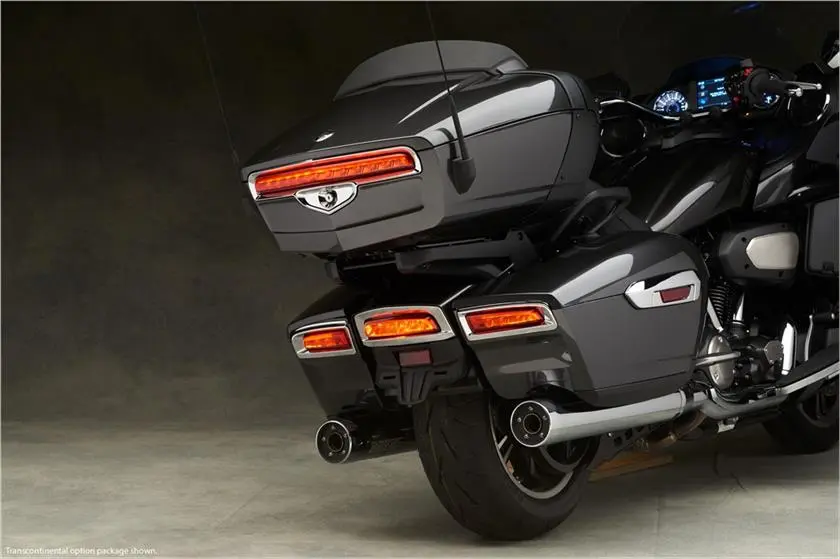2017 Yamaha Star Venture: huge luggage space