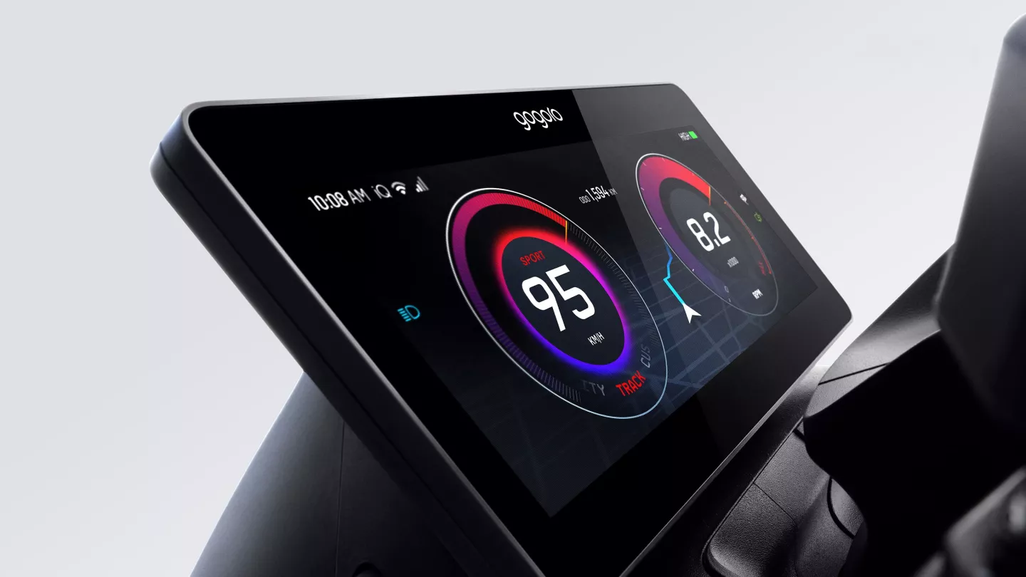 The iQ Touch HD user interface of the 10.25-inch touch display is powered by Qualcomm's Snapdragon Digital Chassis QWM2290 SoC