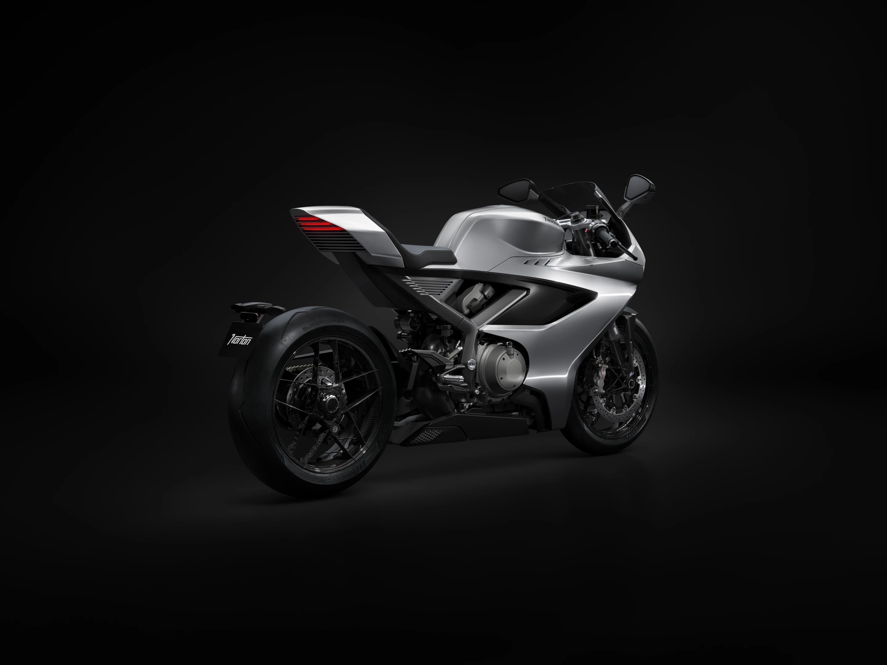 The Manx R comes fitted with a brand-new liquid-cooled 1,200cc V4 engine, which is apparently the largest capacity engine in the supersport class