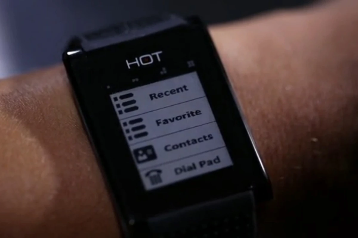 HOT Watch is a new smartwatch with a directional speaker and microphone embedded in the wrist, allowing the wearer to answer phone calls by cupping their hand to their ear