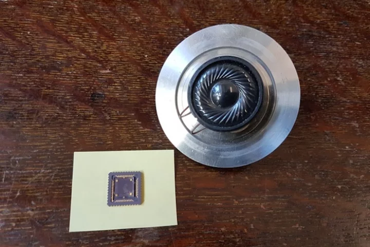 Graphene may hold the key for a new type of speaker that doesn't need a vibrating membrane at all, instead generating sound through thermoacoustics