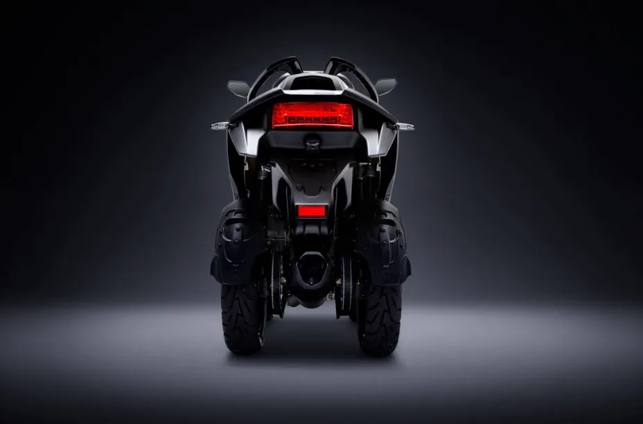 Quadro Qooder: tilting rear wheel setup is two wheel drive, with an integrated differential