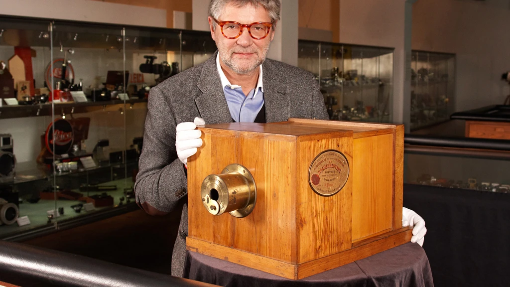 Peter Coeln, the CEO of WestLicht Photographica Auction Vienna, with the Giroux Daguerreotype up for auction
