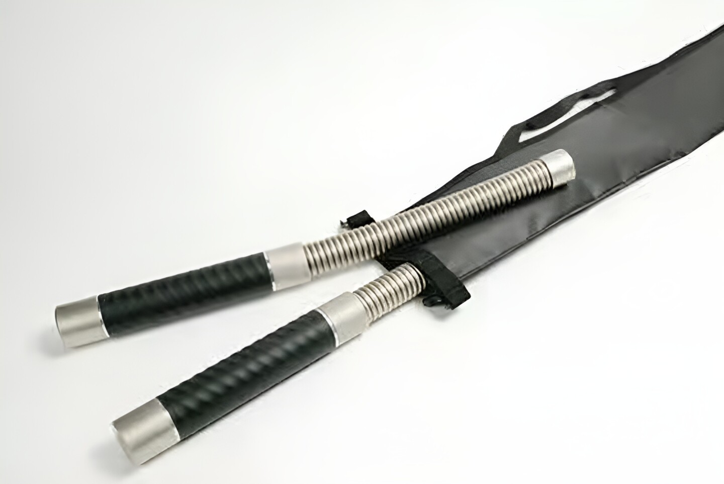 World's first portable battle ropes work 10 muscle groups – without the ...