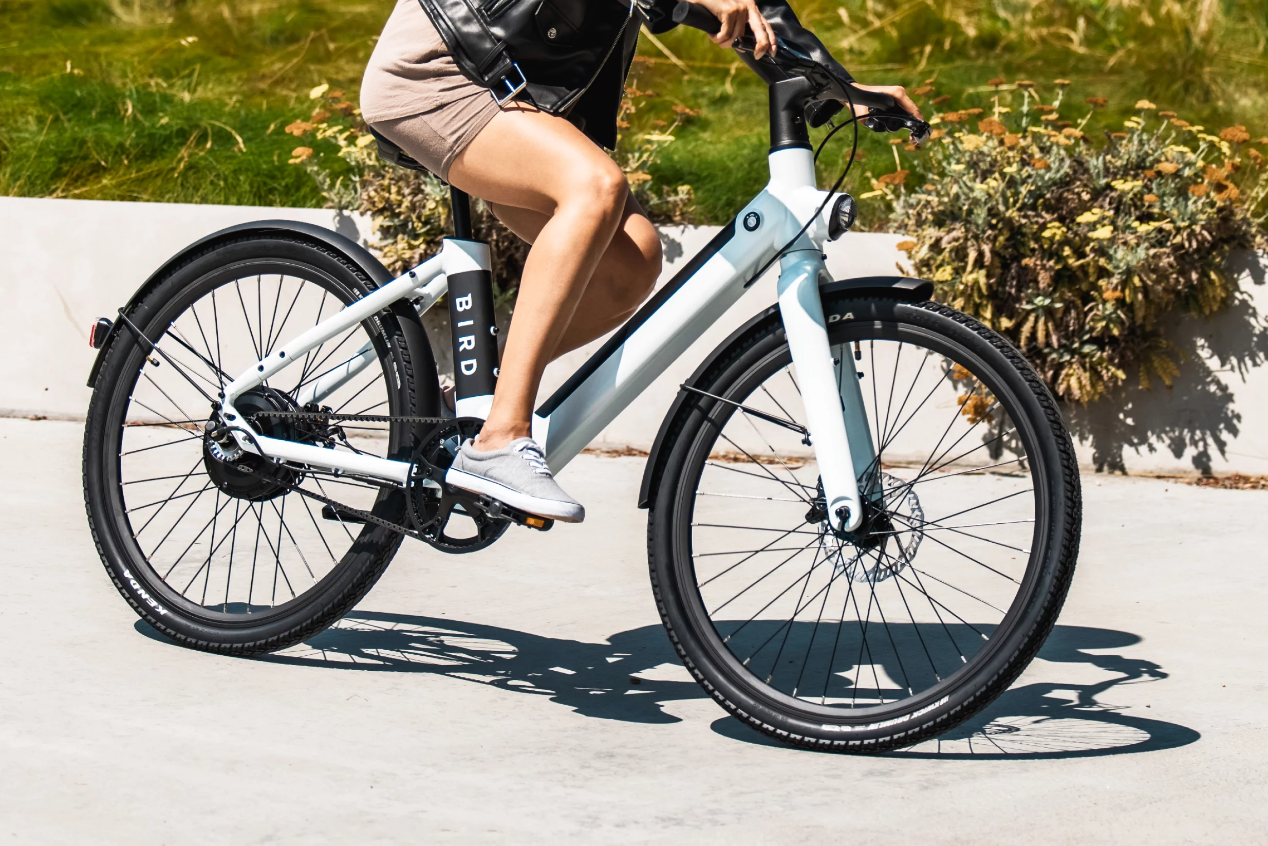 The Bird Bike comes with a thumb throttle for up to 20 miles of range using the motor only