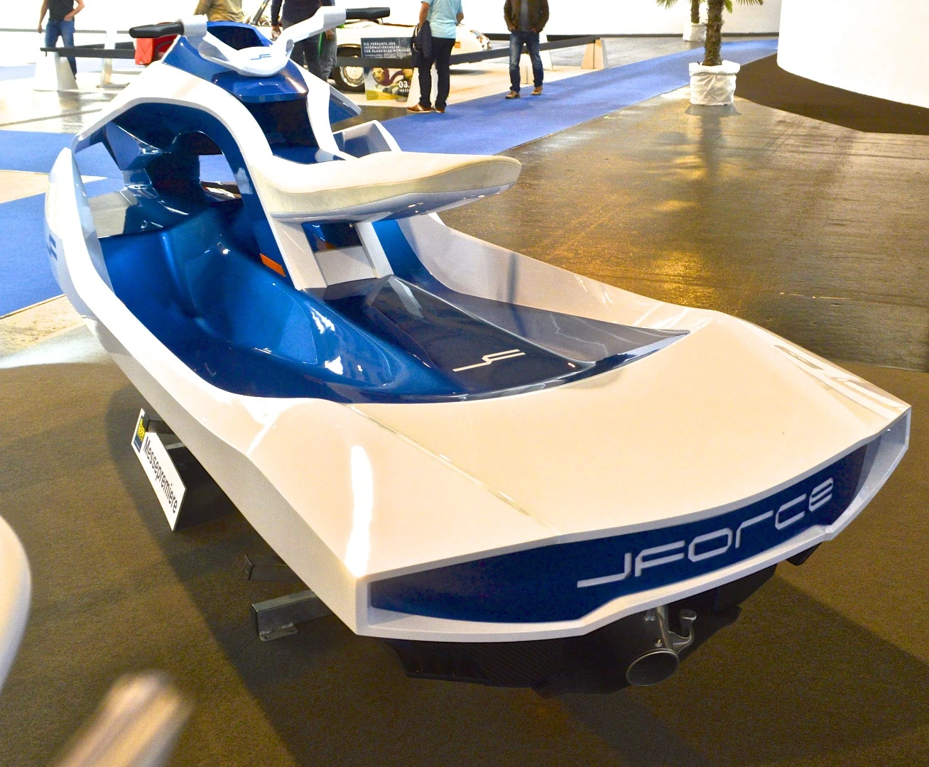 J-Force shows its eJet concept at Interboot 2015