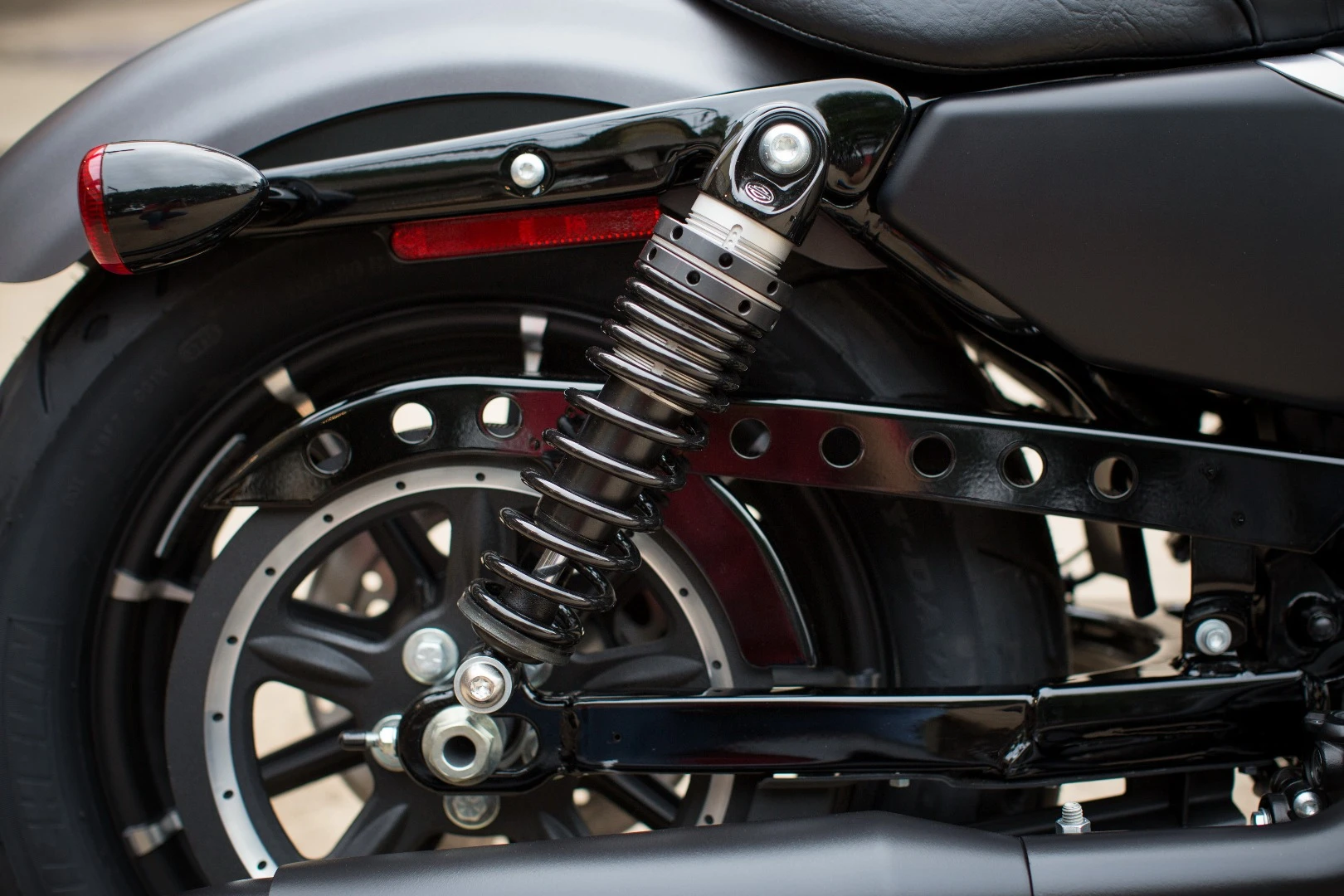 2016 Harley-Davidson Iron 883