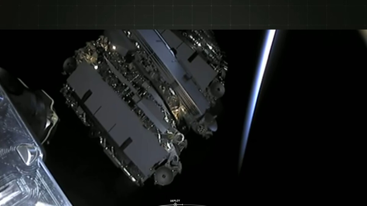 Image from a camera mounted on the upper stage of the Falcon 9 showing the stack on Starlink satellites floating away soon after deployment