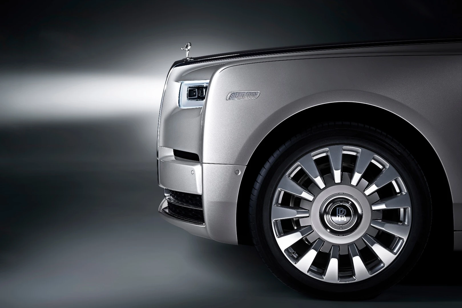 The bluff nose of the new Rolls-Royce Phantom