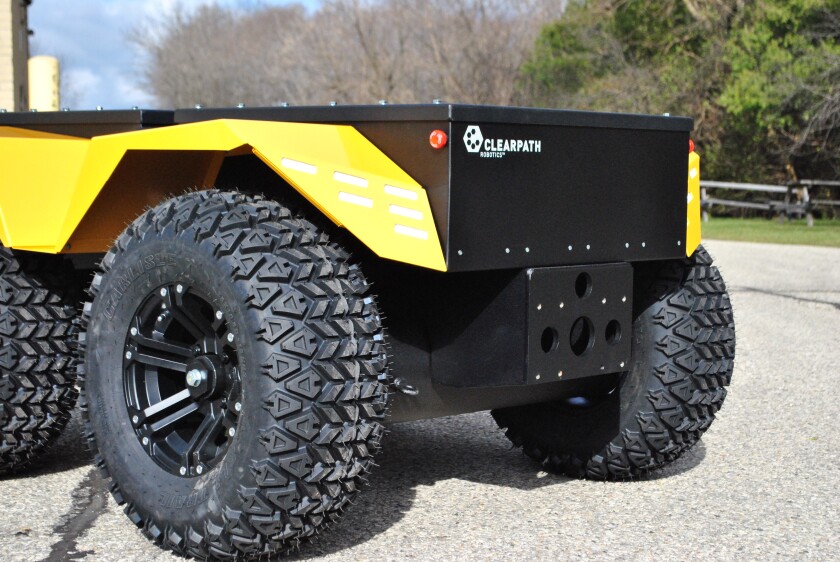 Grizzly can cruise at a speed of 12 mph (9 km/h), for up to 12 hours, or offer 3 hours of heavy towing