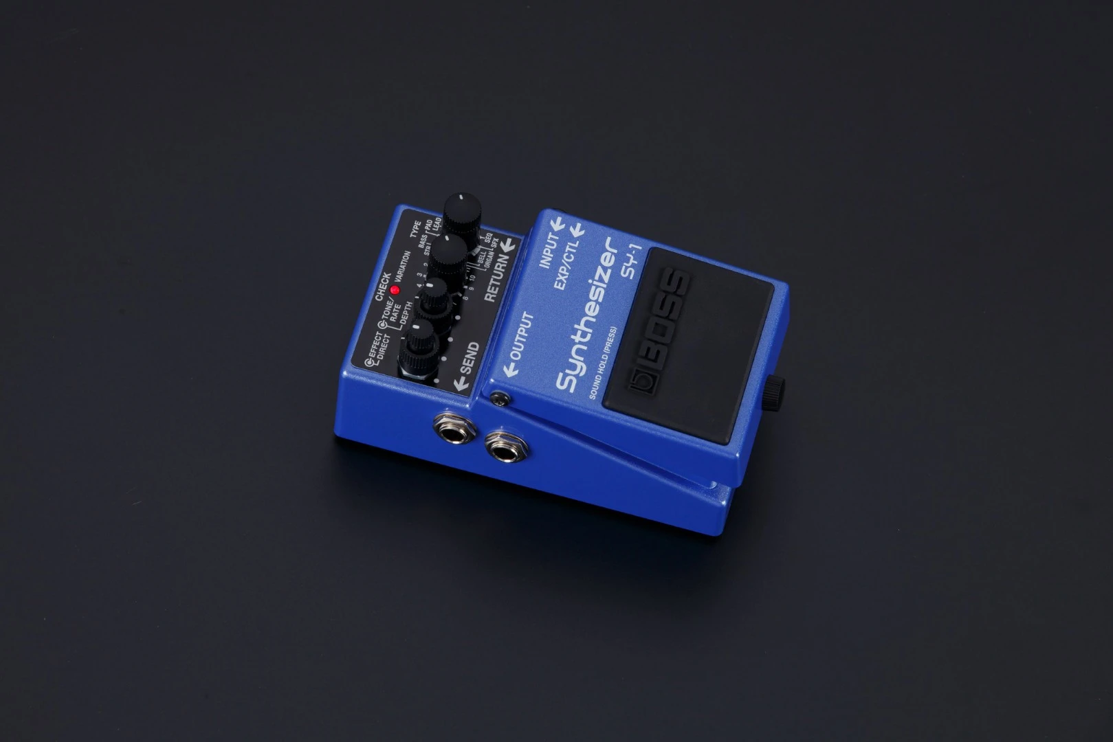 The SY-1 Synthesizer pedal includes a send/return loop that allows players to blend the synth sounds with one or more other pedals on the board