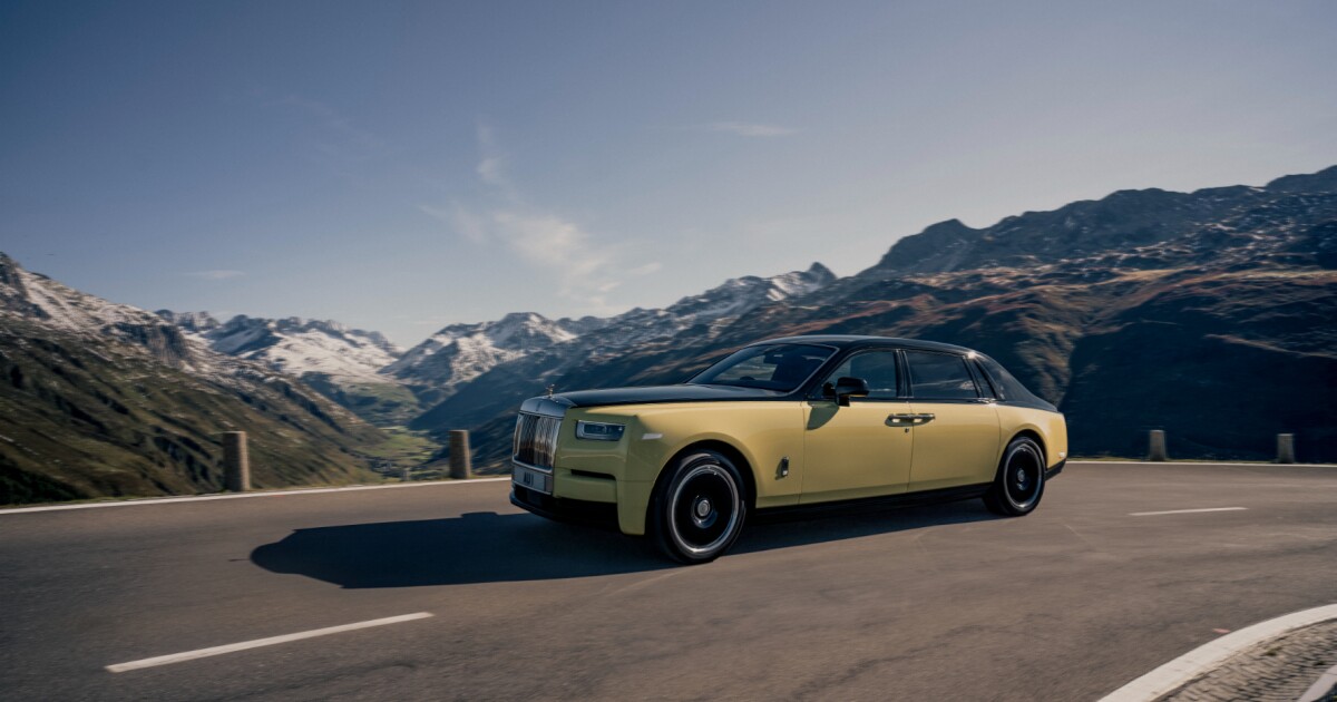 Rolls-Royce reveals one-off Goldfinger Phantom to mark anniversary Rolls-Royce reveals one-off Goldfinger Phantom to mark anniversary