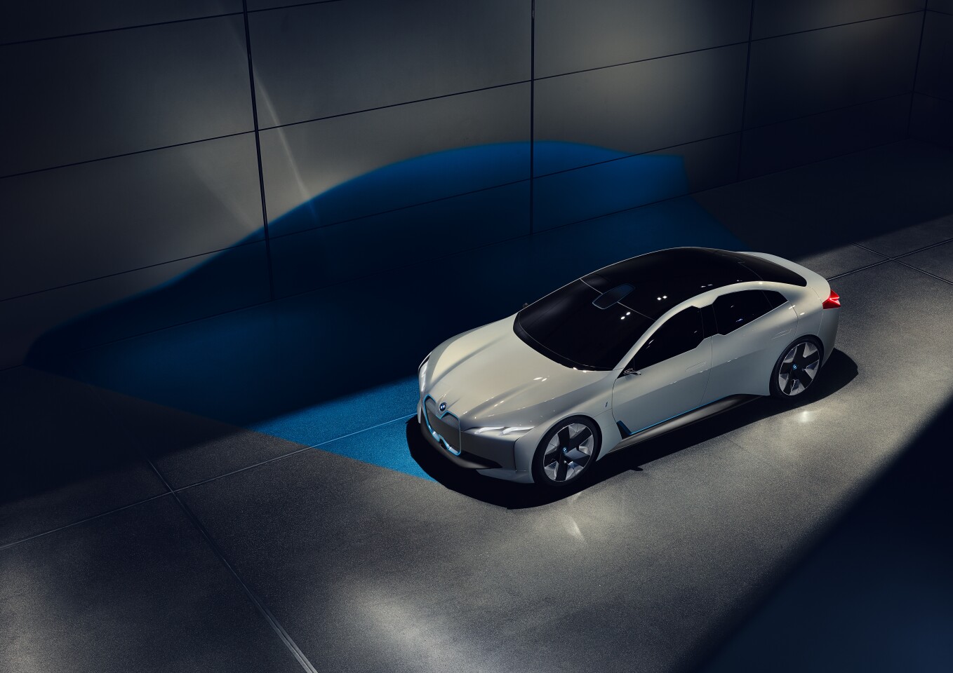 An overhead view of the BMW i Vision Dynamics concept shows what appears to be a glass panoramic roof