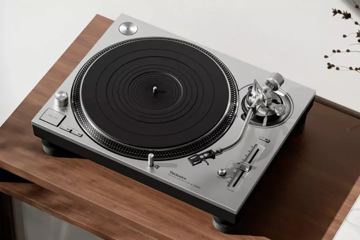 For the SL-1200GR2 turntable, Technics has developed "a revolutionary new drive control method for smooth, accurate rotational stability and a new power supply for an exceptionally low noise floor"