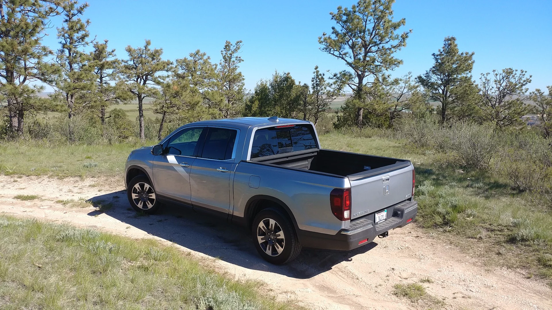 Compared to other small pickup trucks (Toyota Tacoma, Nissan Frontier), the 2017 Honda Ridgeline has more cargo capacity and a longer bed