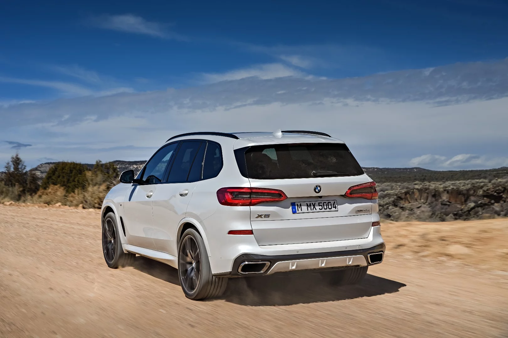 Boot capacity in the new BMW X5 is listed as 1,860 L with the seats folded down, and 645 L with them left up