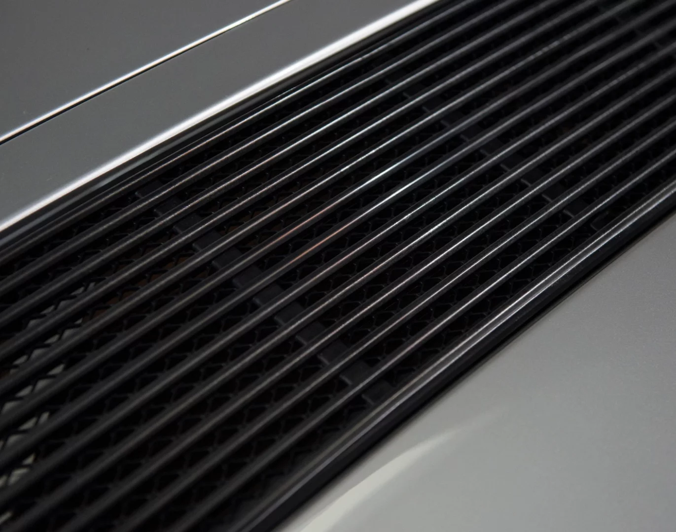 Detailing on the Porsche Writing Desk, by 3 GJB 17