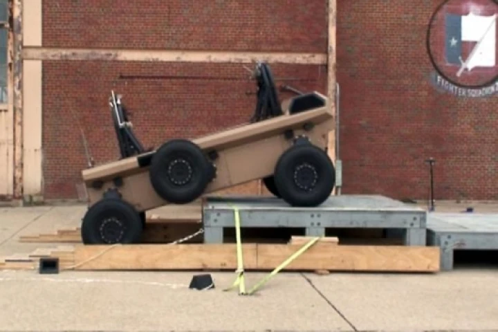 6x6 independent articulated suspension