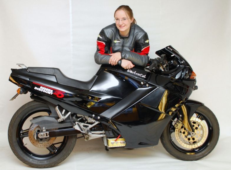 Eva Hakkanson and her record-setting 48V ElectroCat sport bike