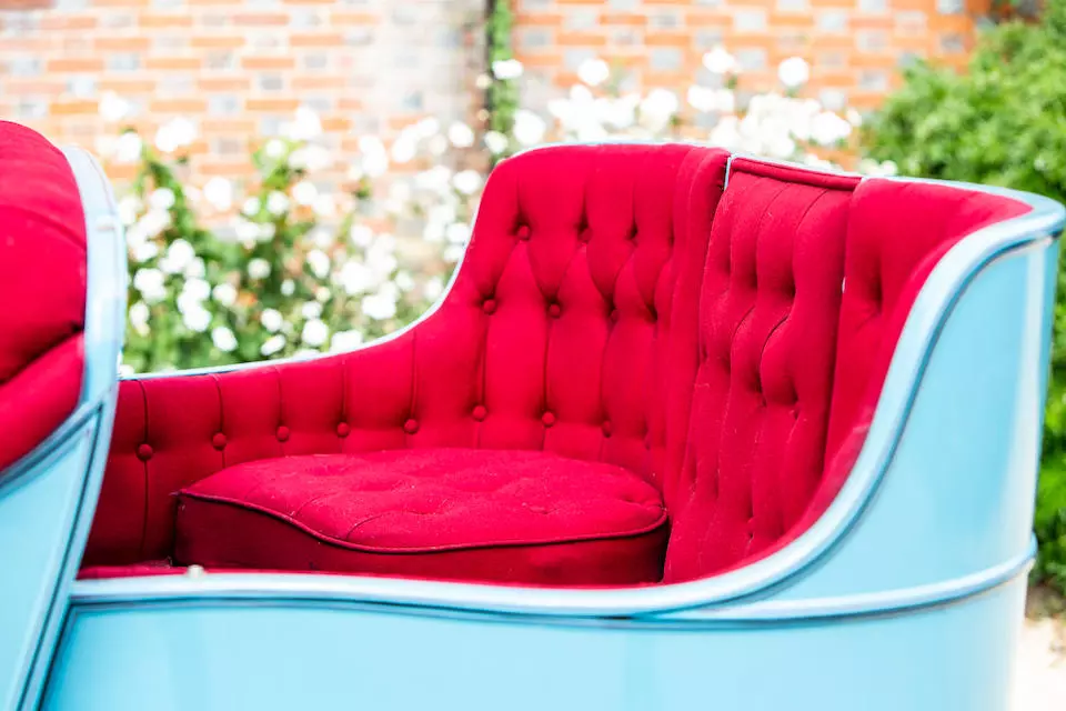 The Panhard 1901 7hp rear seat with door closed