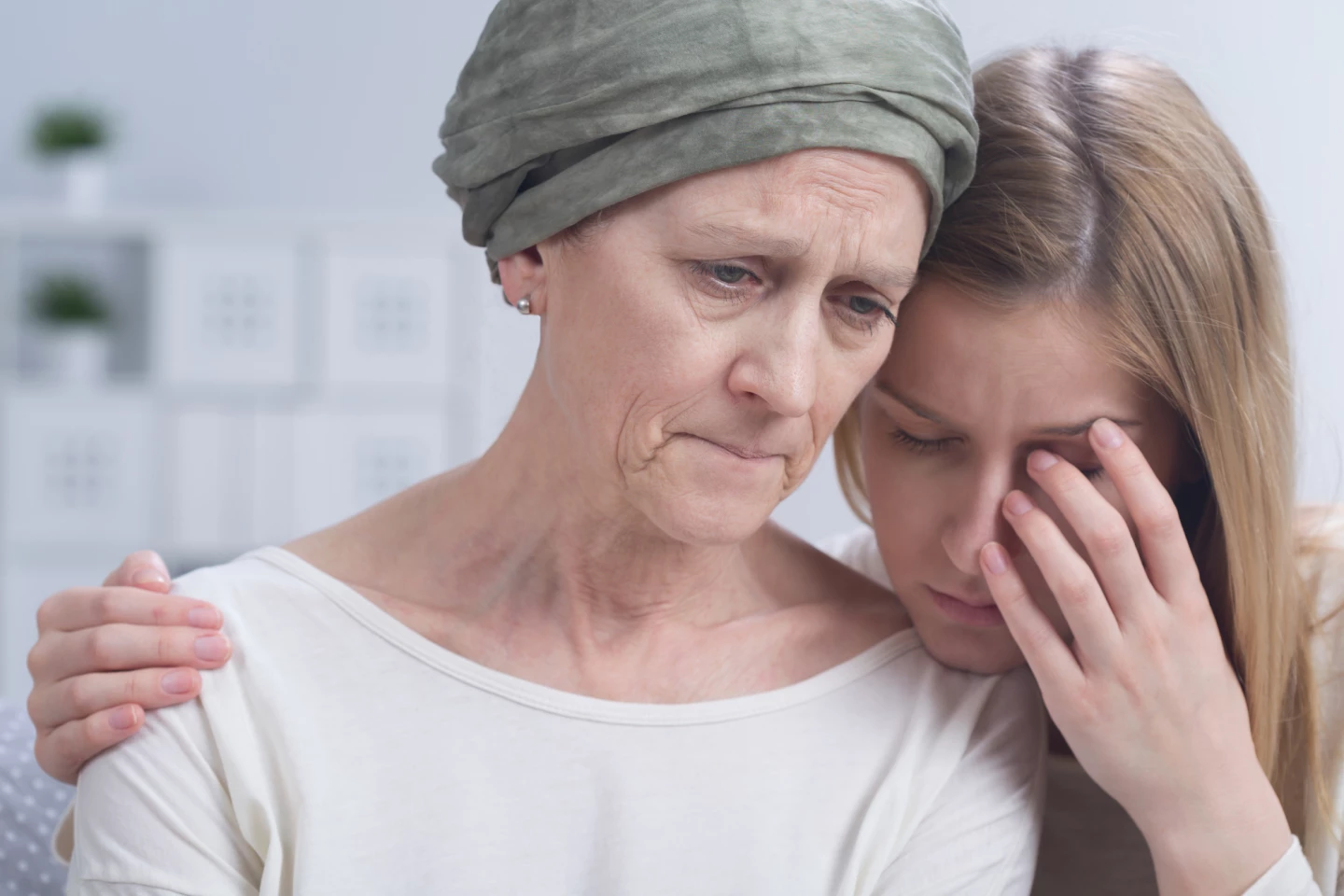 Psilocybin-assisted therapy in an individual and group setting had a significant effect on depression severity