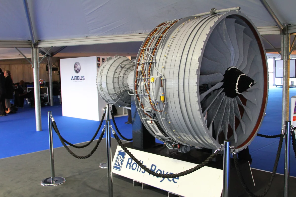 Rolls-Royce's LEGO jet engine is made from 152,455 standard LEGO bricks and parts (Photo: Gizmag)