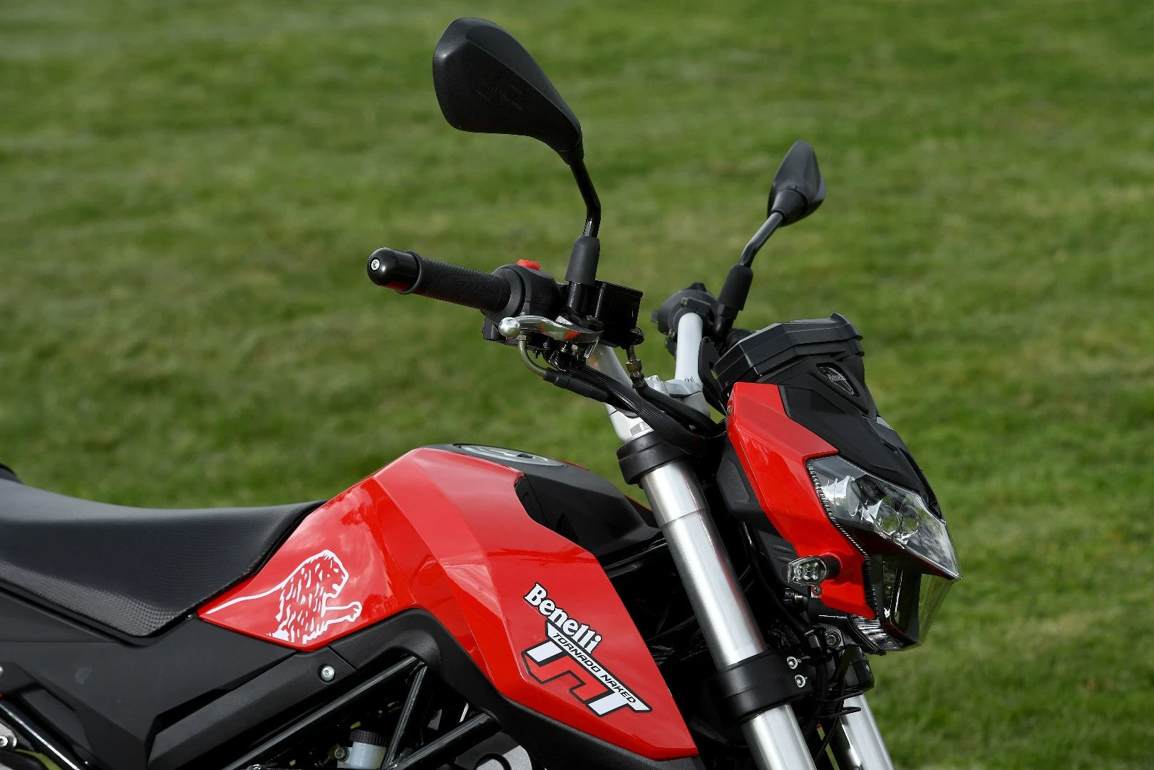 Benelli TnT125: surprisingly comfy to get about on