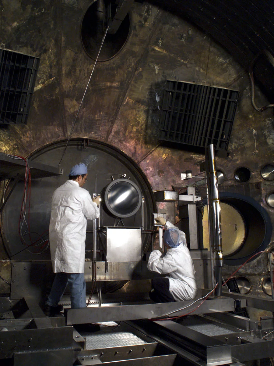 NEXT engine undergoing test (Photo: NASA)