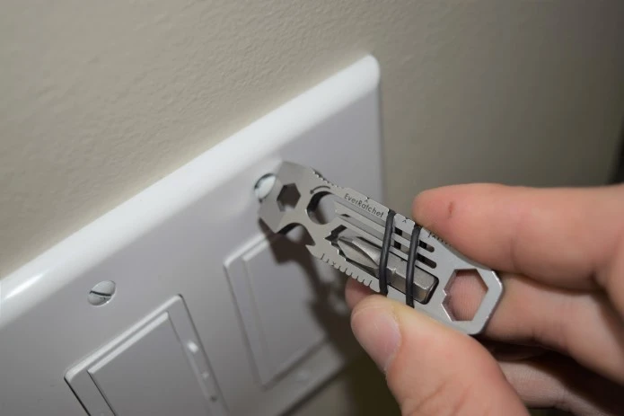 The EverRatchet multitool at work as flathead screwdriver