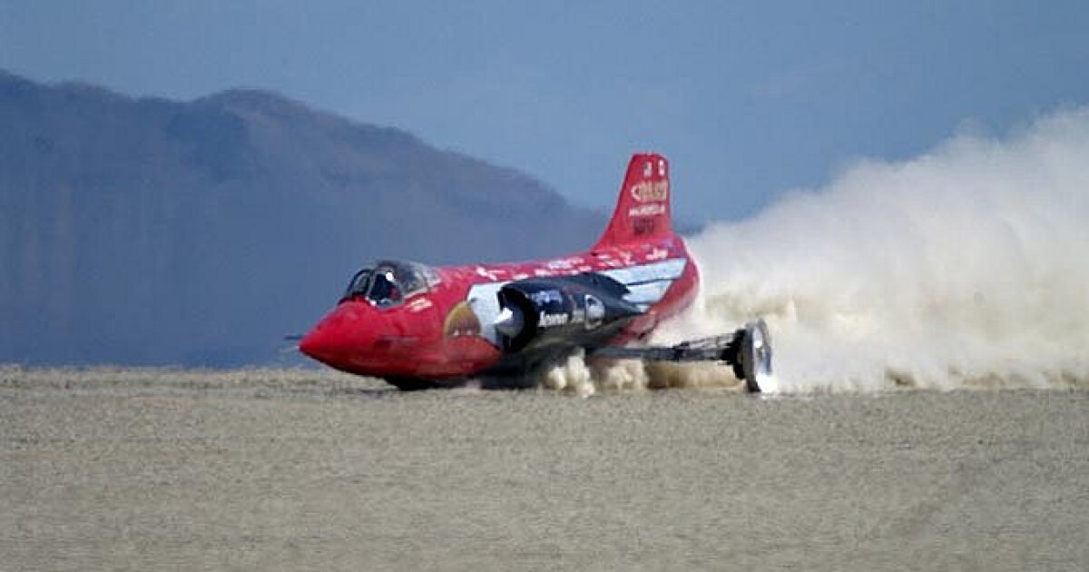 Jessi Combs breaks 48year old land speed record