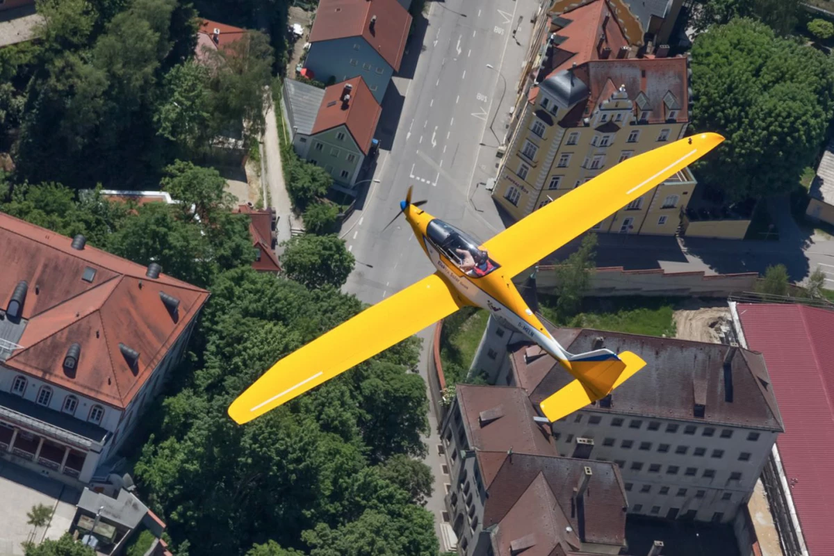 The Elektra One Solar flew autonomously on a predetermined path over Landshut while carrying a complex payload of sensors, cameras and high speed data links which transmitted the data to a ground station.