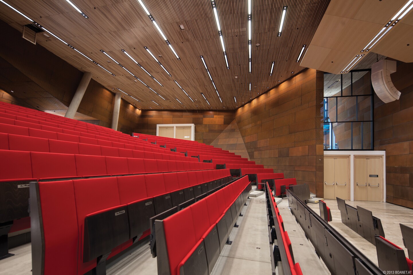Interior of the auditorium within the Cor-Ten steel building by BUSarchitektur (Image: Campus WU/boanet)
