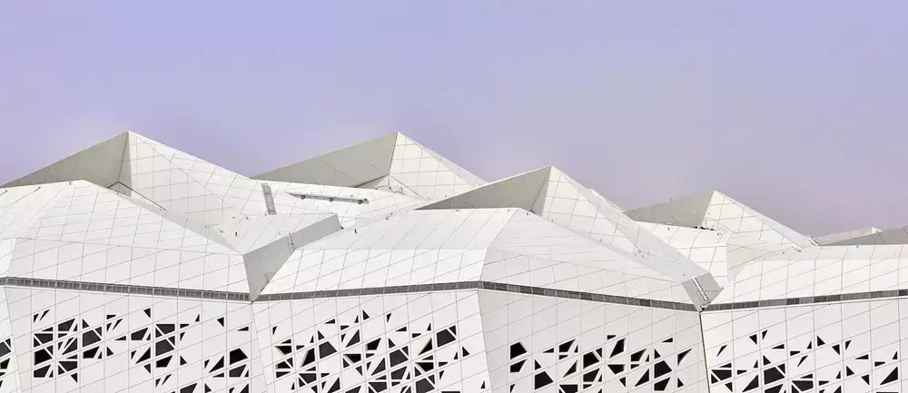 A solar PV array is located on the roof of KAPSARC's south-facing Conference Centre