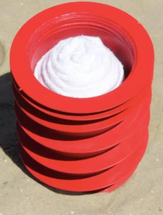 Large enough to store objects such as tablets and kindles, Beach Vault is a sealable, watertight capsule that is screwed into the sand under the custom-made towel