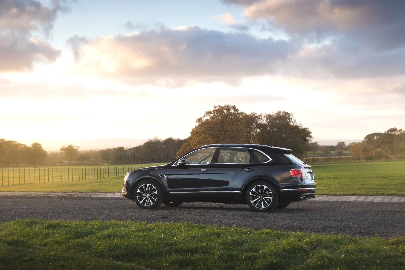 Side view of the one-off Bentley Bentayga Field Sports