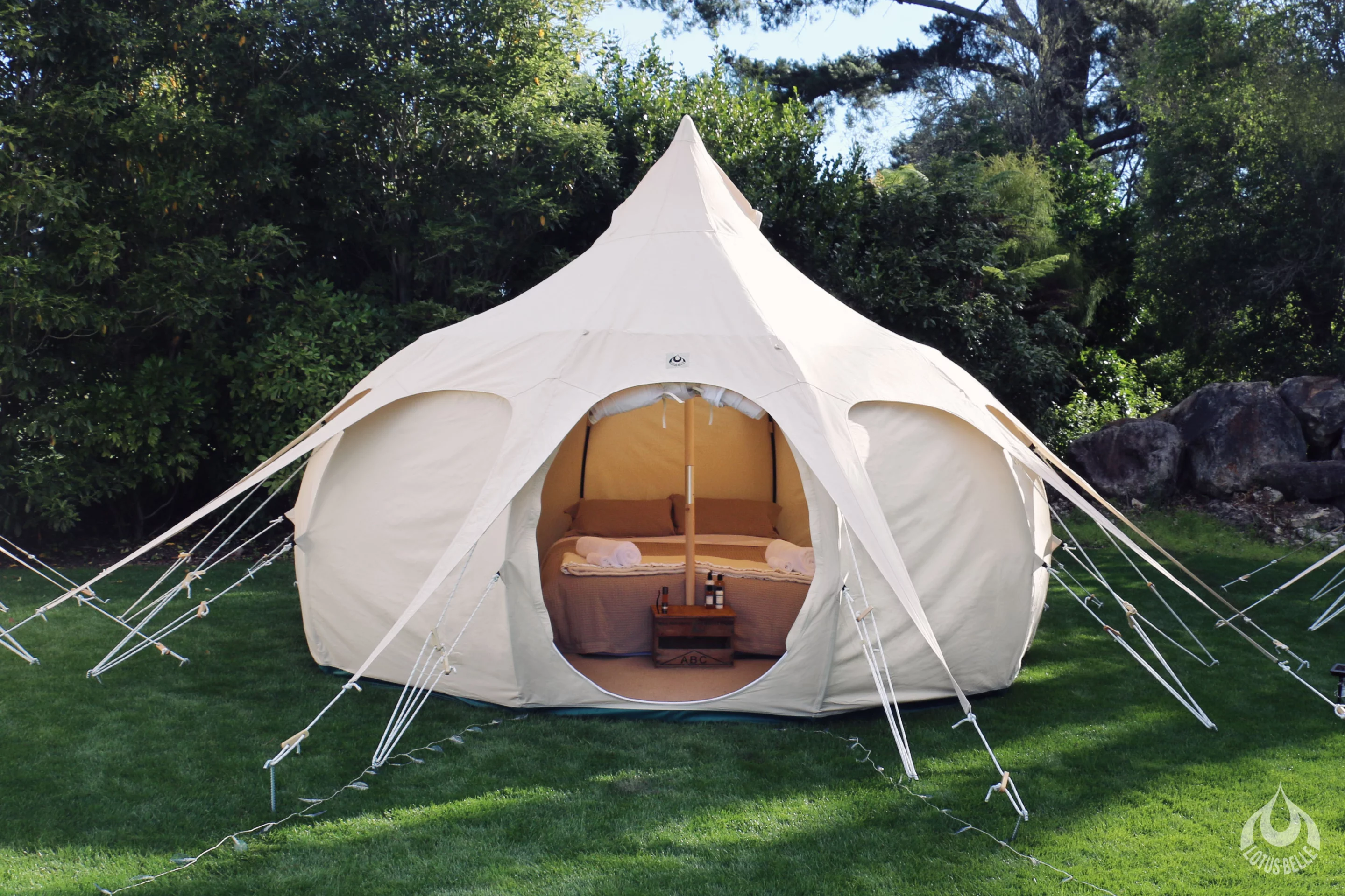 The Lotus Belle Outback Deluxe is the evolution of the company's original Lotus Belle design