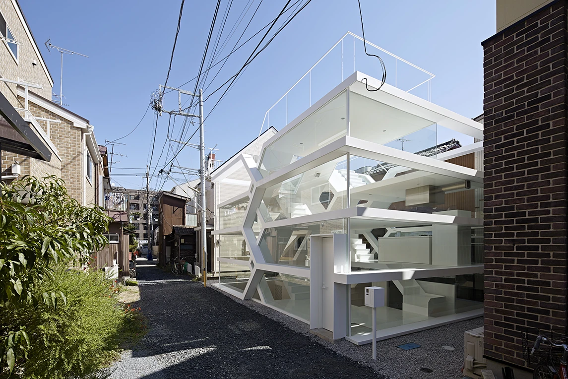 Exterior shot from street view (Photo: Koichi Torimura)