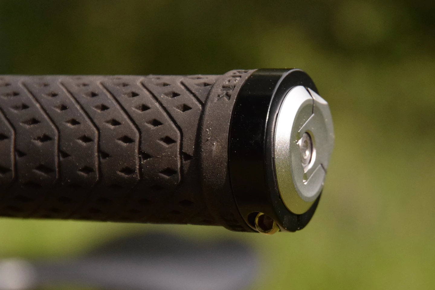 The Daysaver Incredible Handlebar Mount (silver)