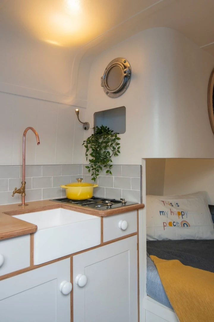Cute kitchen has everthing one needs for living on the go